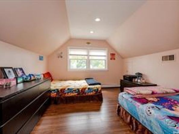 252-14 82 Road, Bellerose NY 11426