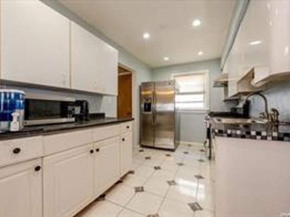 252-14 82 Road, Bellerose NY 11426