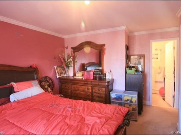 37-59 61st Street 5A, Woodside NY 11377