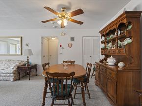 21 W Cambridge Drive SE 21, Copiague NY 11726