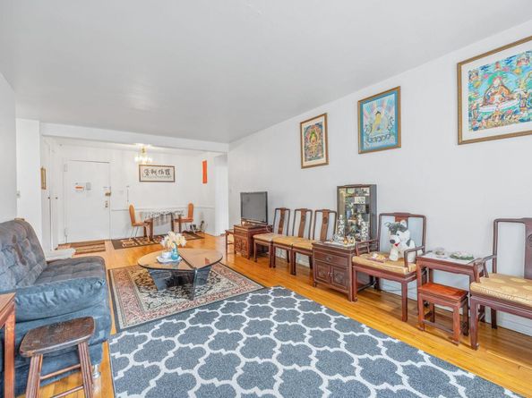 142-05 Roosevelt Ave 627, Flushing NY 11354