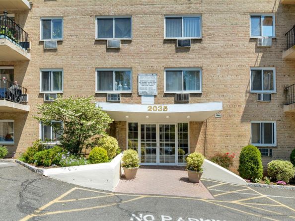 2035 Central Park Avenue 2H, Yonkers NY 10710