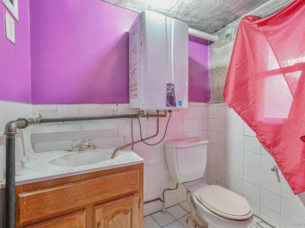 1216 30th Drive, Astoria NY 11102