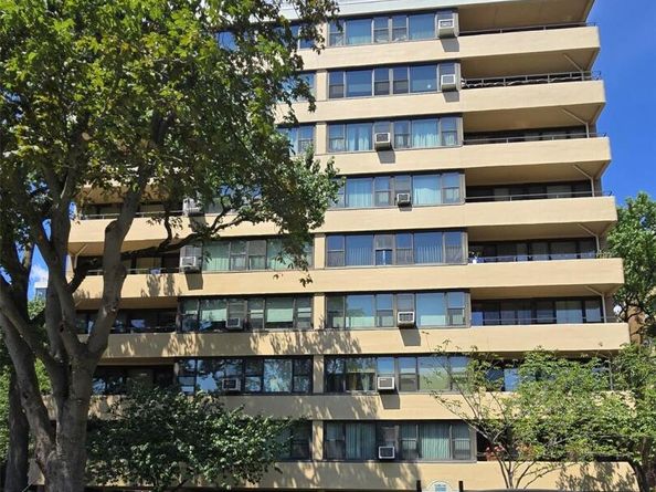10-24 166th St 5D, Beechhurst NY 11357