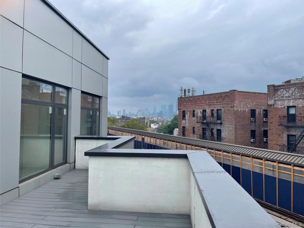 5216 Roosevelt Ave 5A, Woodside NY 11377