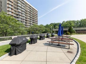 150-38 Union Tnpk 10N 10N, Kew Gardens NY 11367