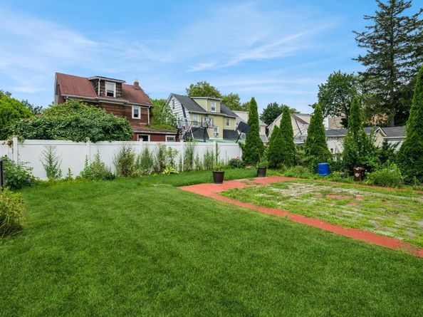 100-28 207th Street, Queens Village NY 11429