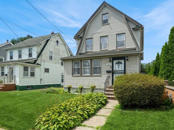 100-28 207th Street, Queens Village NY 11429