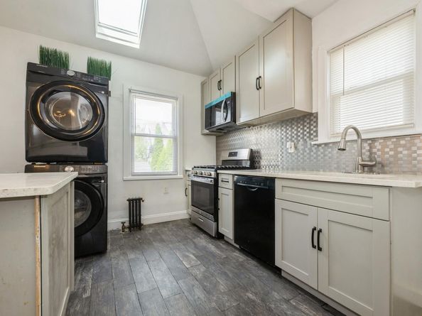 100-28 207th Street, Queens Village NY 11429