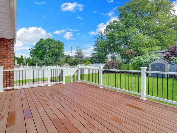 3621 Regent Lane, Wantagh NY 11793