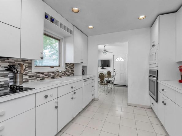 25 Park Circle, Cedarhurst NY 11516