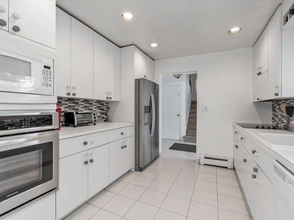 25 Park Circle, Cedarhurst NY 11516