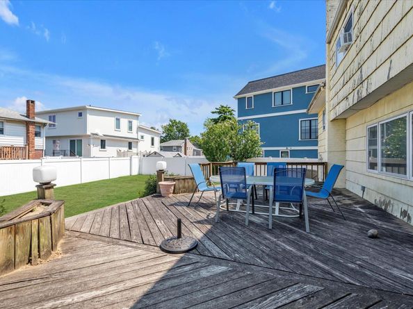 25 Park Circle, Cedarhurst NY 11516