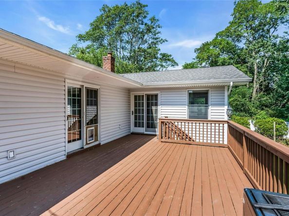 33 Pittoni Drive, Commack NY 11725