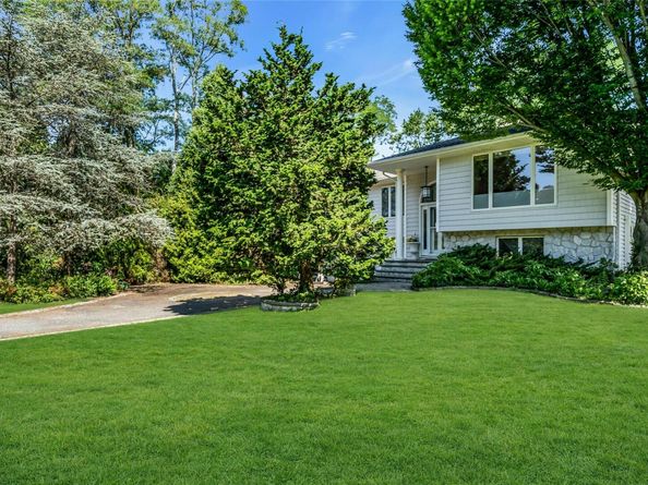 33 Pittoni Drive, Commack NY 11725