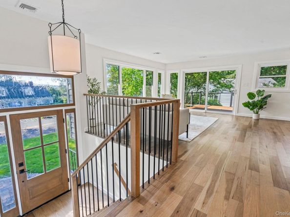 14 Tudor Drive, Northport NY 11768