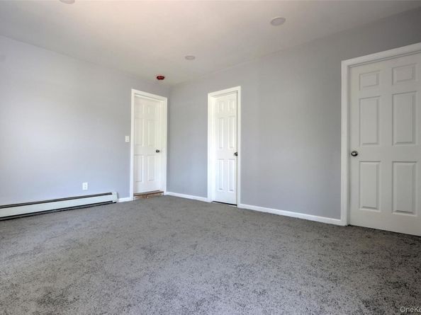 17 Windmill Lane, Levittown NY 11756