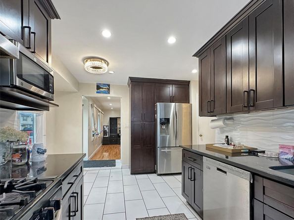 245 Dartmouth Drive, Hicksville NY 11801