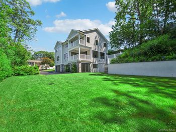 2 Arthur Place