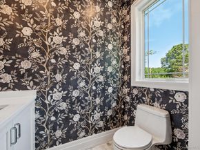 2 Arthur Place, Woodbury NY 11797
