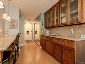730 W Broadway 2J, Long Beach NY 11561