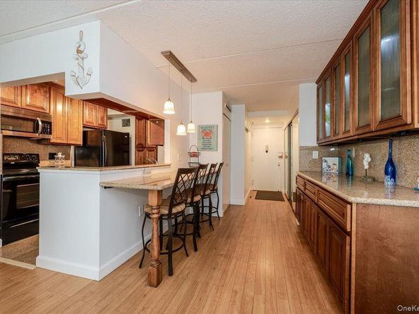 730 W Broadway 2J, Long Beach NY 11561