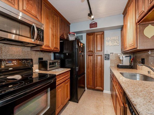 730 W Broadway 2J, Long Beach NY 11561