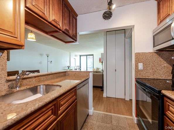 730 W Broadway 2J, Long Beach NY 11561