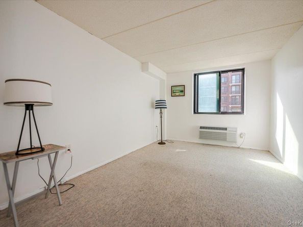 730 W Broadway 2J, Long Beach NY 11561