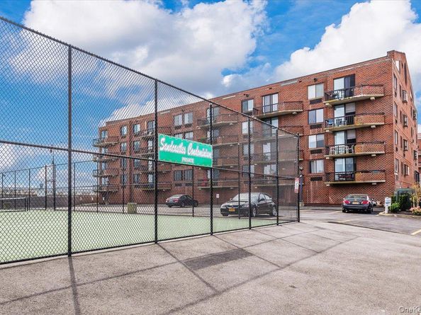 730 W Broadway 2J, Long Beach NY 11561