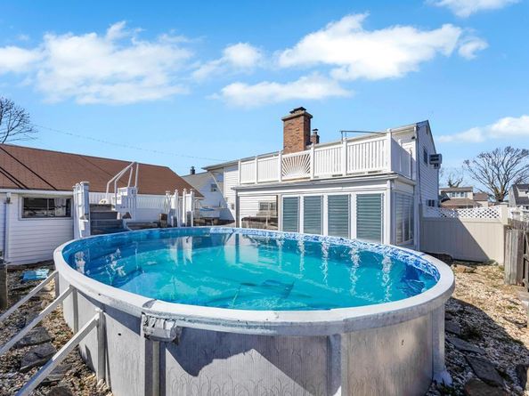 38 Cliff Lane, Levittown NY 11756