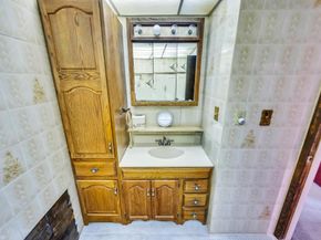 38 Cliff Lane, Levittown NY 11756