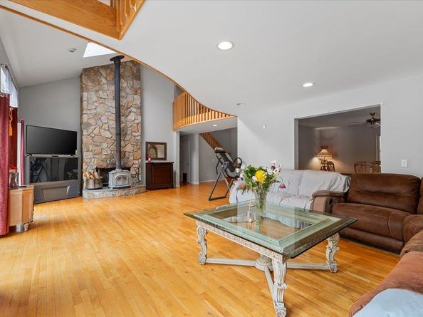 24 Wisteria Drive, Remsenburg NY 11960