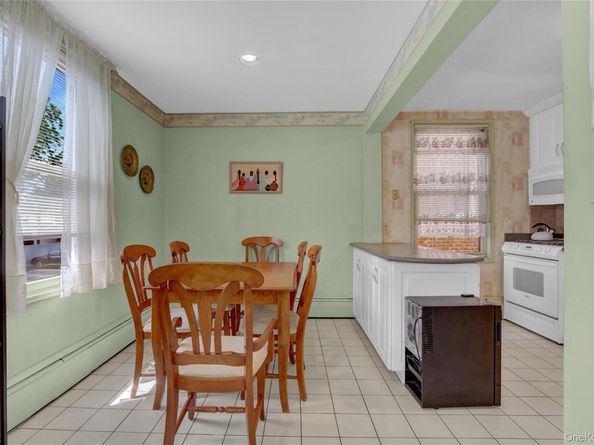 120 Morris Avenue B17, Rockville Centre NY 11570