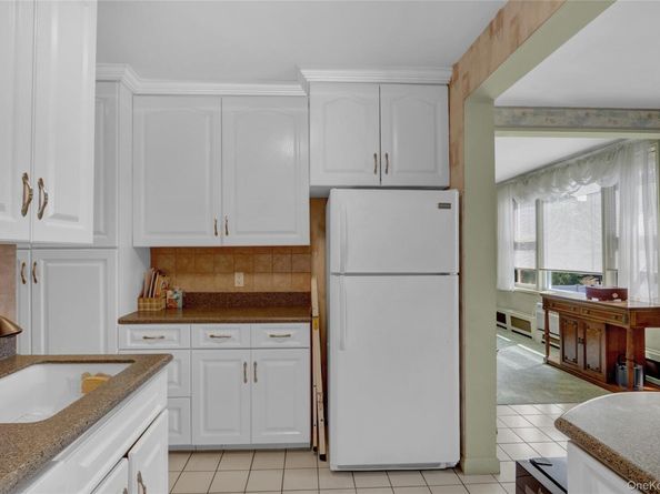 120 Morris Avenue B17, Rockville Centre NY 11570