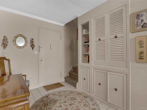120 Morris Avenue B17, Rockville Centre NY 11570