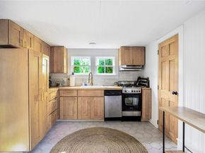 86 Old Country Road, East Quogue NY 11942