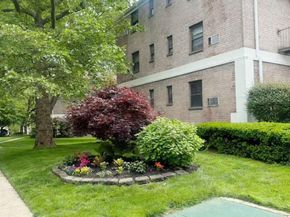 46 Terrace Circle 2C, Great Neck NY 11021