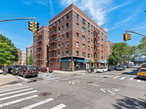 35-55 29th Street 3D, Astoria NY 11106