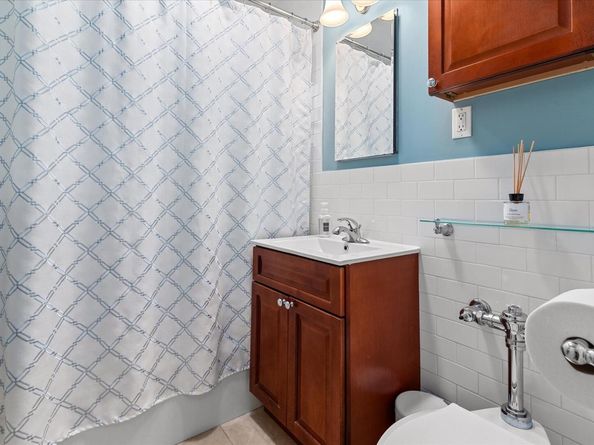 35-55 29th Street 3D, Astoria NY 11106