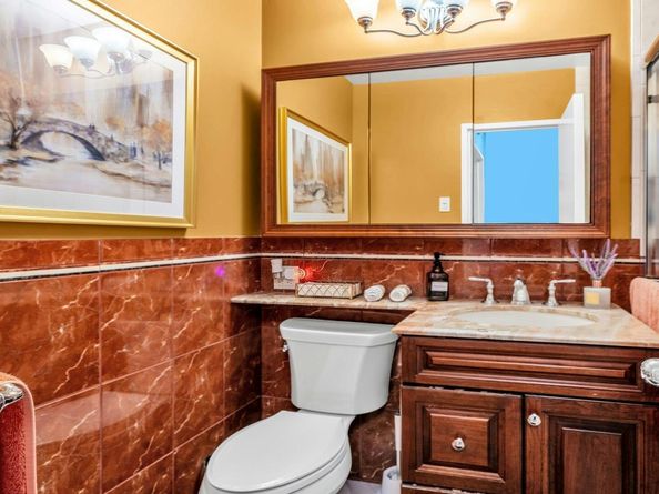 269-10 Grand Central Parkway 32P, Floral Park NY 11005