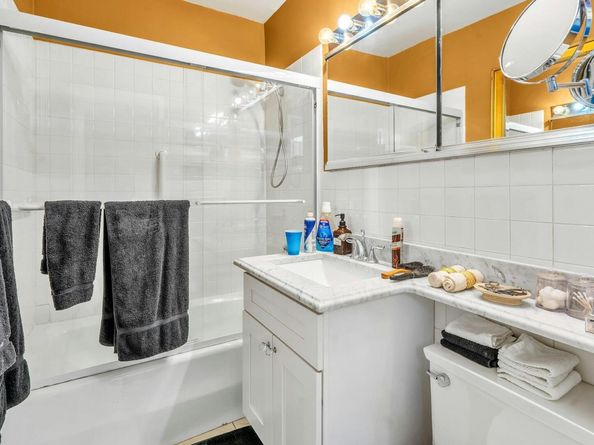 269-10 Grand Central Parkway 32P, Floral Park NY 11005