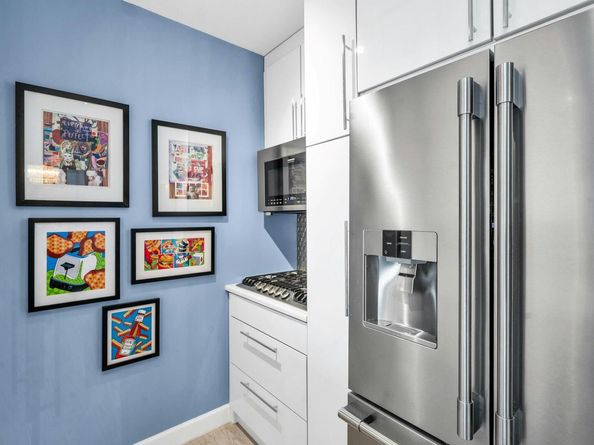 269-10 Grand Central Parkway 32P, Floral Park NY 11005
