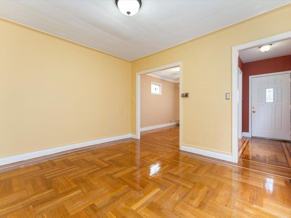 3183 Waterbury Avenue, Bronx NY 10465