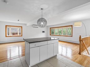 68-07 Little Neck Pkwy Parkway, Glen Oaks NY 11004