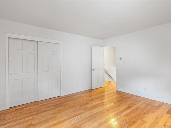 68-07 Little Neck Pkwy Parkway, Glen Oaks NY 11004