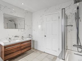 68-07 Little Neck Pkwy Parkway, Glen Oaks NY 11004