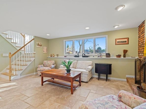 10 Devon Place, Northport NY 11768