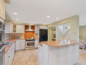 10 Devon Place, Northport NY 11768