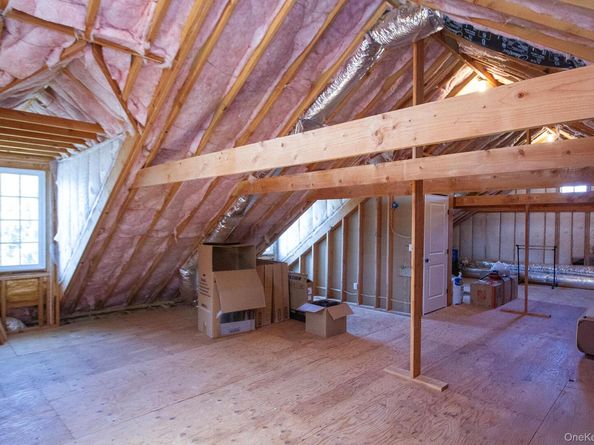 31 Paquatuck Avenue, East Moriches NY 11940
